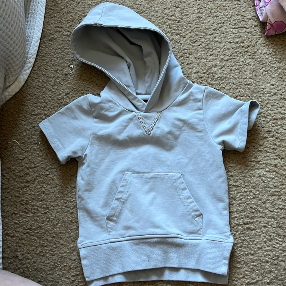 Little Bipsy tshirt hoodie 12-18